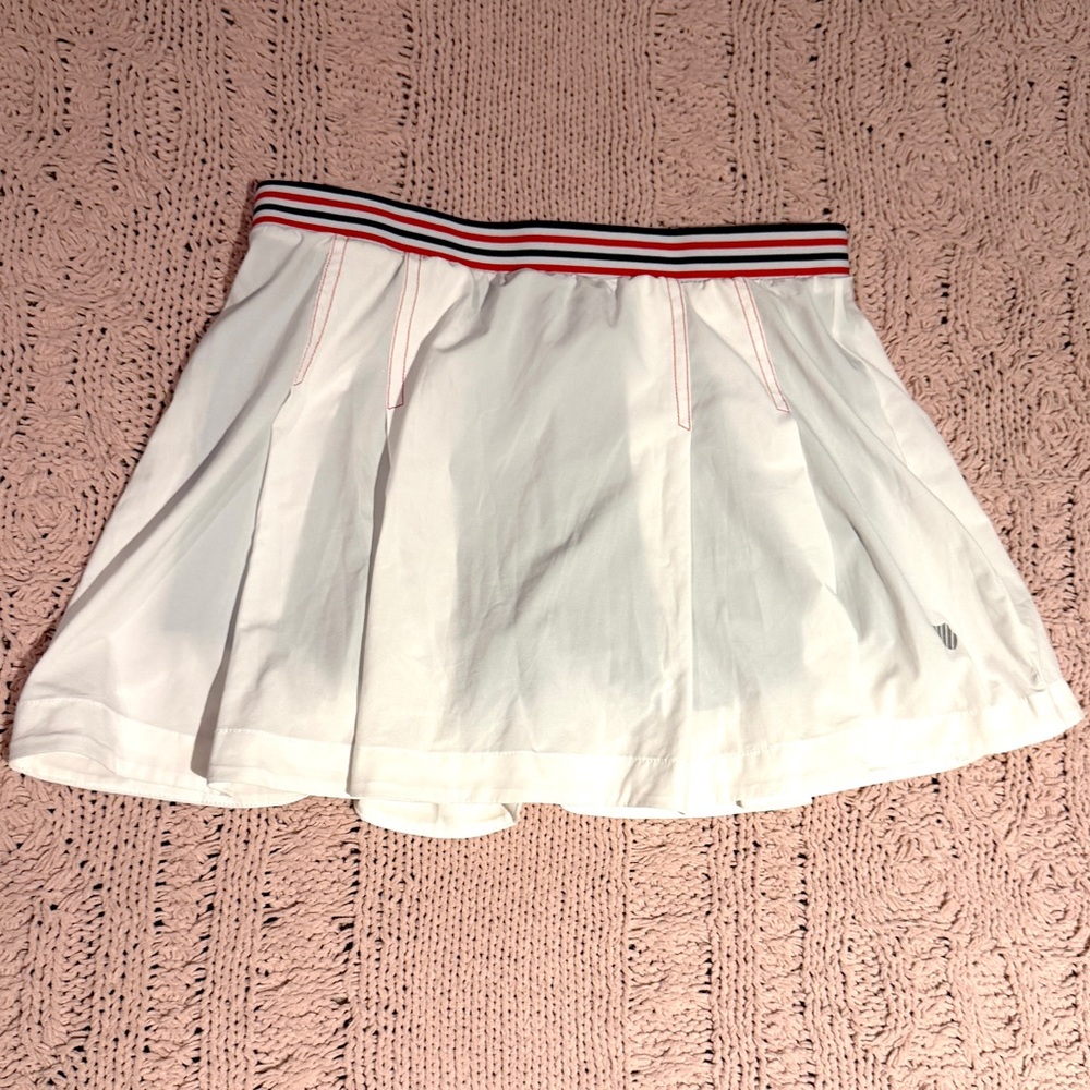 K Swiss White Tennis Skirt with Blue & Red Stripe Waist. Size Medium.  NWOT